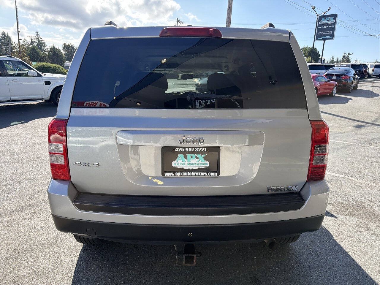 Used 2016 Jeep Patriot Sport w/ Power Value Group AWD/4WD image 4