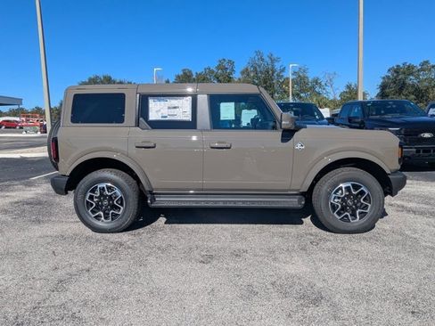 New 2025 Ford Bronco Outer Banks image 4