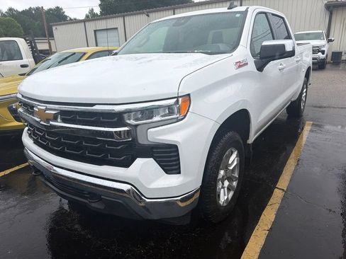 Used 2023 Chevrolet Silverado 1500 LT AWD/4WD image 1