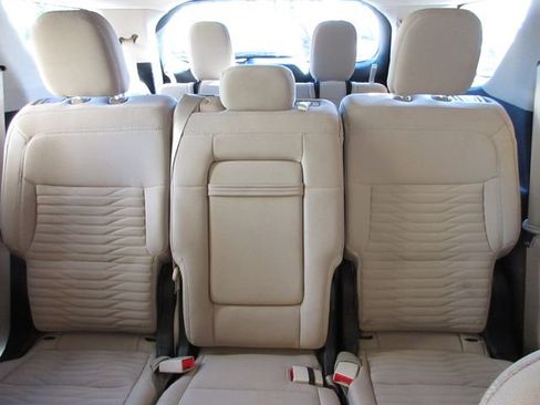 Certified 2020 Ford Explorer XLT image 24