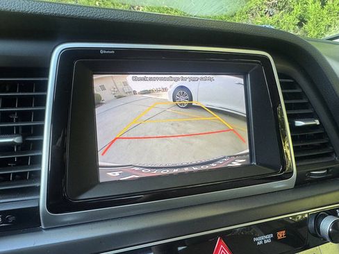 Used 2018 Hyundai Sonata SE FWD image 17