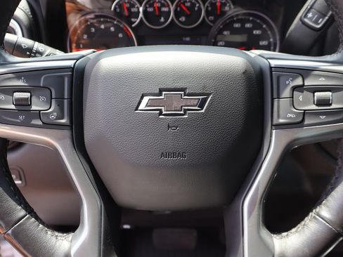 Used 2022 Chevrolet Silverado 1500 LT Trail Boss w/ Bed Protection Package AWD/4WD image 11