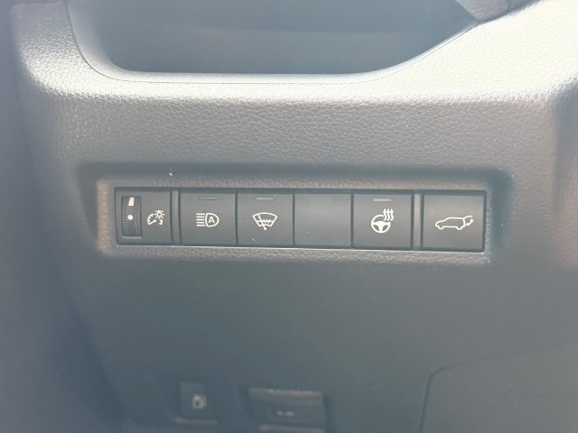 Certified 2020 Toyota RAV4 XSE w/ XSE Grade Weather Package AWD/4WD image 31
