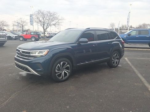 Used 2022 Volkswagen Atlas SEL image 2
