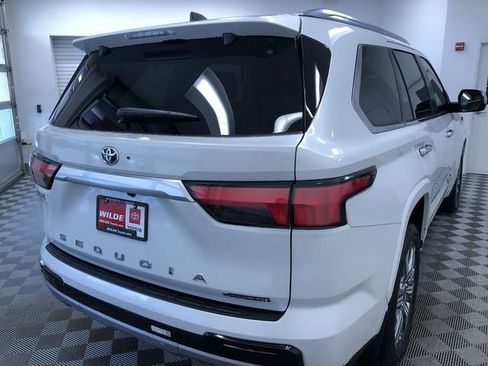 Used 2025 Toyota Sequoia Capstone image 29