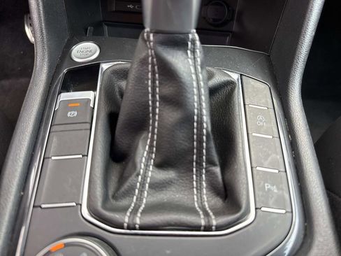 Used 2023 Volkswagen Tiguan SE R-Line image 31