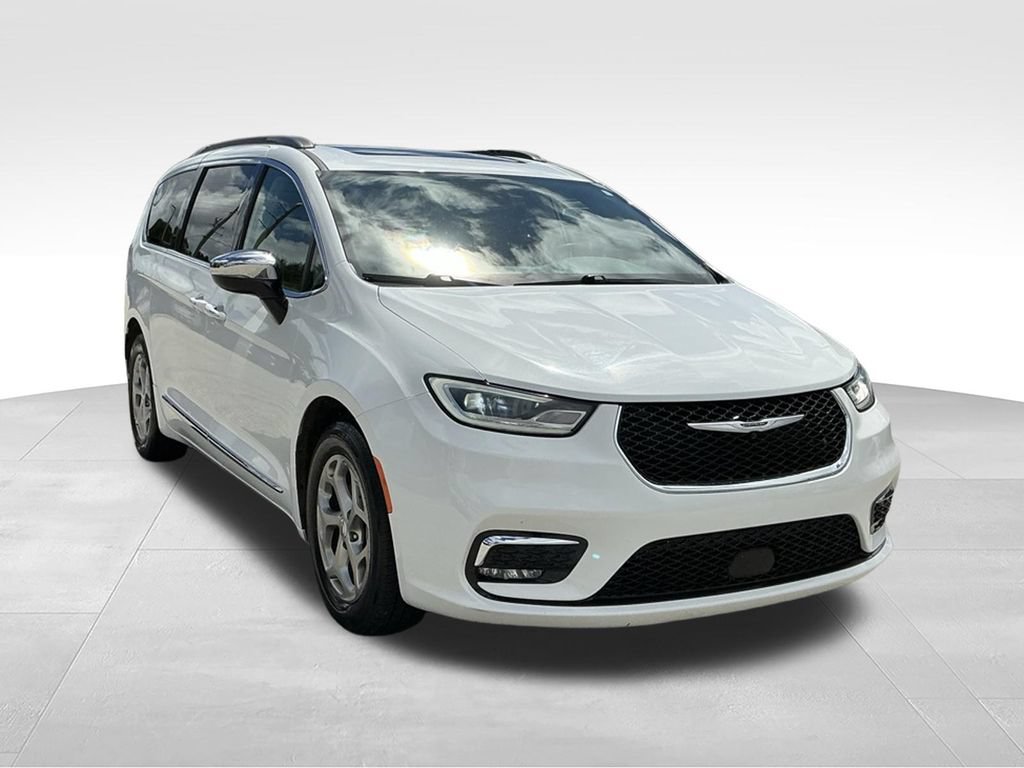 Used 2023 Chrysler Pacifica Limited FWD image 12