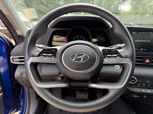 Used 2023 Hyundai Elantra SEL FWD image 8