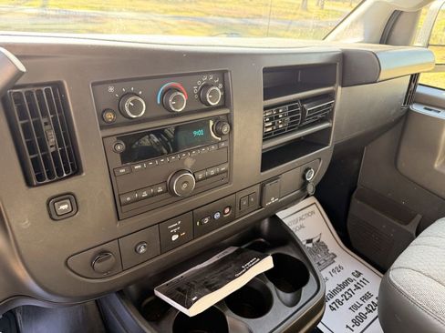 Used 2025 Chevrolet Express 3500 LT w/ LT Preferred Equipment Group RWD image 19