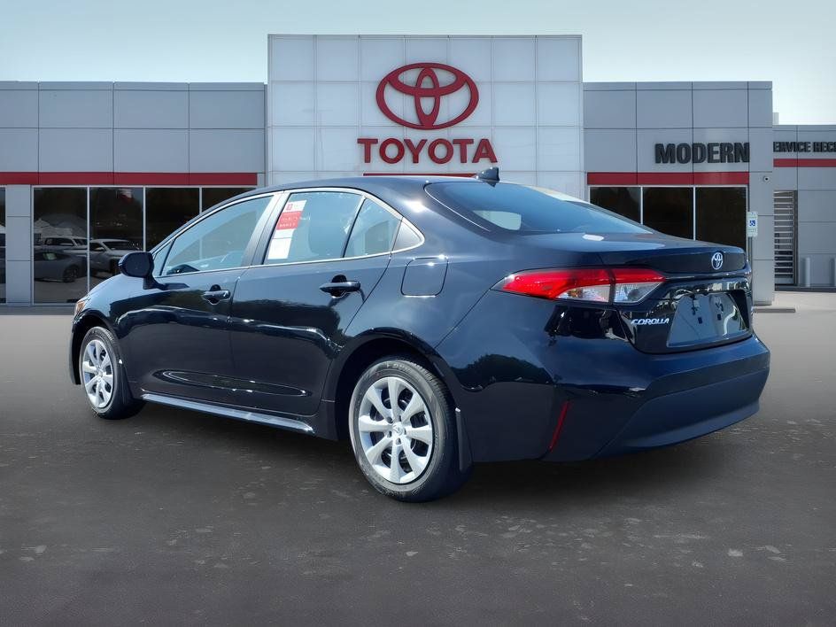 New 2026 Toyota Corolla LE FWD image 3