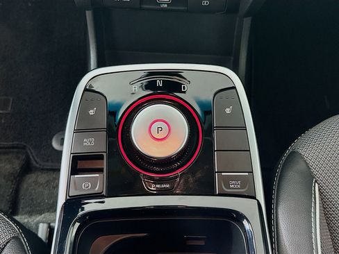 Used 2022 Kia Niro EX image 24