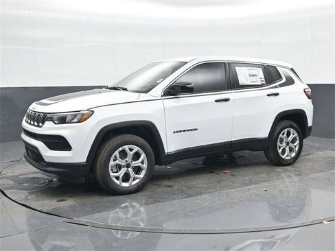 Used 2025 Jeep Compass Sport w/ Mopar Graphics Package image 8