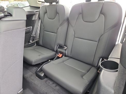 New 2026 Volvo XC90 B5 Plus w/ Protection Package Premier image 22