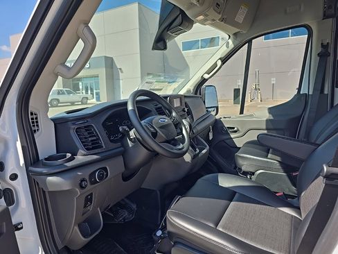 New 2025 Ford Transit 250 Base image 4