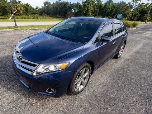 Used 2015 Toyota Venza XLE w/ XLE Premium Package FWD image 1