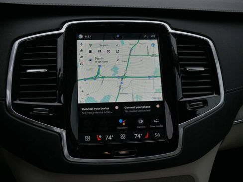 Certified 2025 Volvo XC90 B6 Ultra AWD/4WD image 17