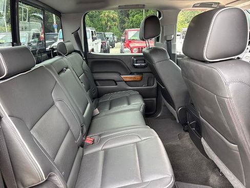 Used 2018 Chevrolet Silverado 1500 High Country AWD/4WD image 30