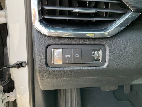 New 2025 GMC Acadia Elevation image 6