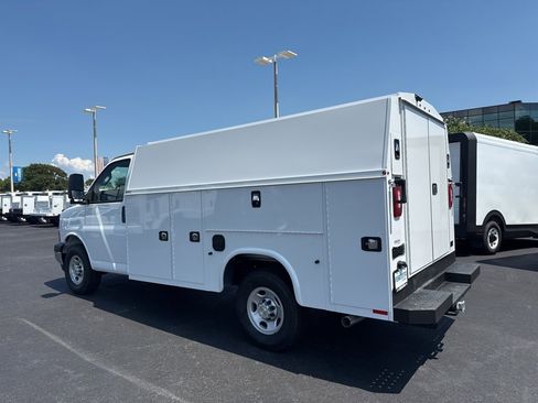New 2025 Chevrolet Express 3500 w/ Power Convenience Package image 6
