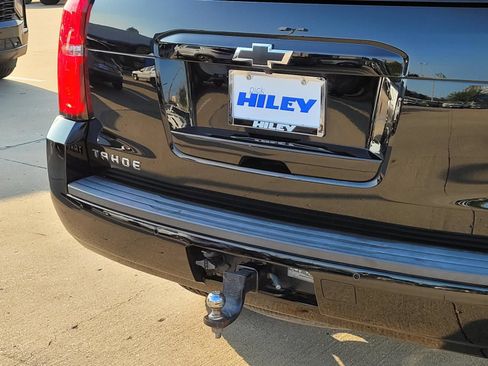 Used 2019 Chevrolet Tahoe LS w/ Enhanced Driver Alert Package AWD/4WD image 5