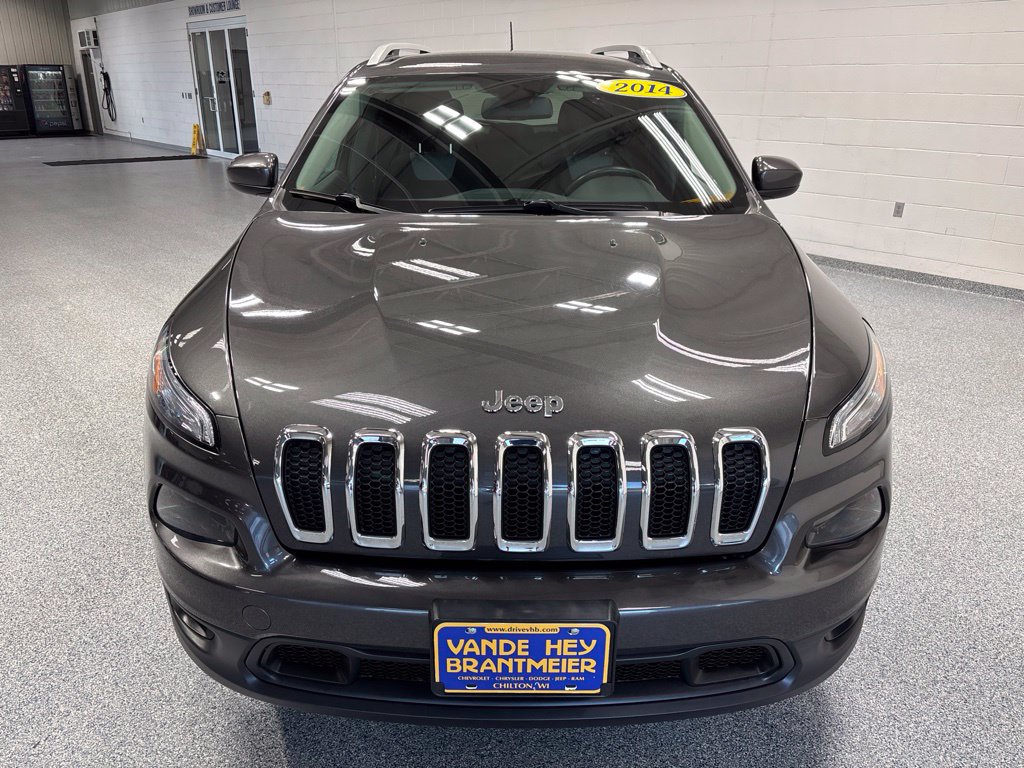 Used 2014 Jeep Cherokee Latitude w/ Cold Weather Group FWD image 2