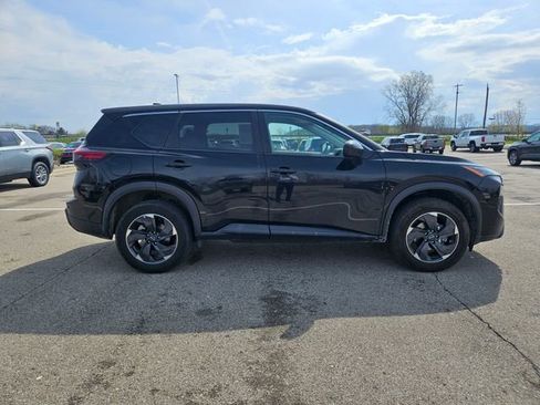 Used 2024 Nissan Rogue SV AWD/4WD image 8