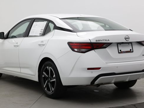 Used 2025 Nissan Sentra SV FWD image 5