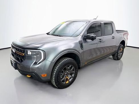 Used 2025 Ford Maverick Tremor image 3