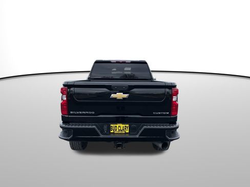 Used 2022 Chevrolet Silverado 2500 Custom w/ Custom Value Package image 5
