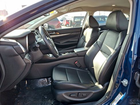 Used 2023 Nissan Maxima SV w/ Floor Mat Group FWD image 17