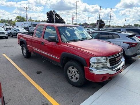 Used 2005 GMC Sierra 1500 SLE w/ Light Duty Power Package AWD/4WD image 3