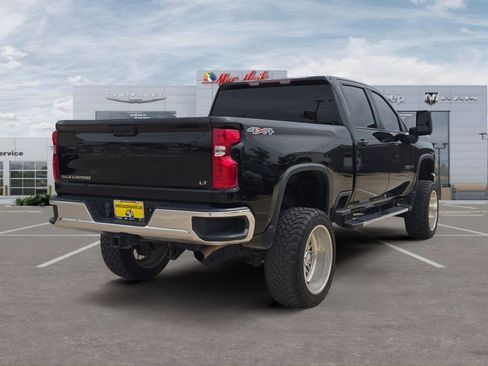 Used 2024 Chevrolet Silverado 2500 LT AWD/4WD image 5