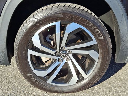 Used 2020 Volkswagen Atlas Cross Sport SEL Premium image 9