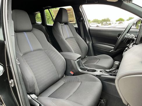 Used 2024 Toyota Corolla Cross AWD Hybrid image 24