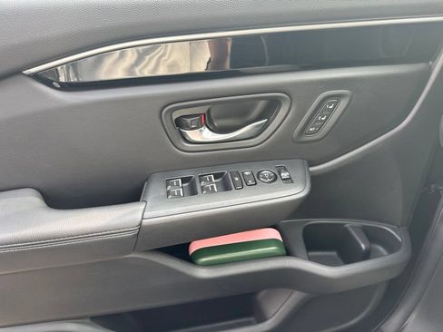 Used 2025 Honda Pilot Touring image 13