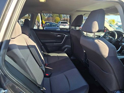 Used 2022 Toyota RAV4 XLE image 13