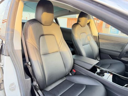 Used 2019 Tesla Model 3 Performance image 39
