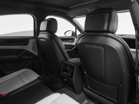 Certified 2026 Porsche Cayenne S AWD/4WD image 31