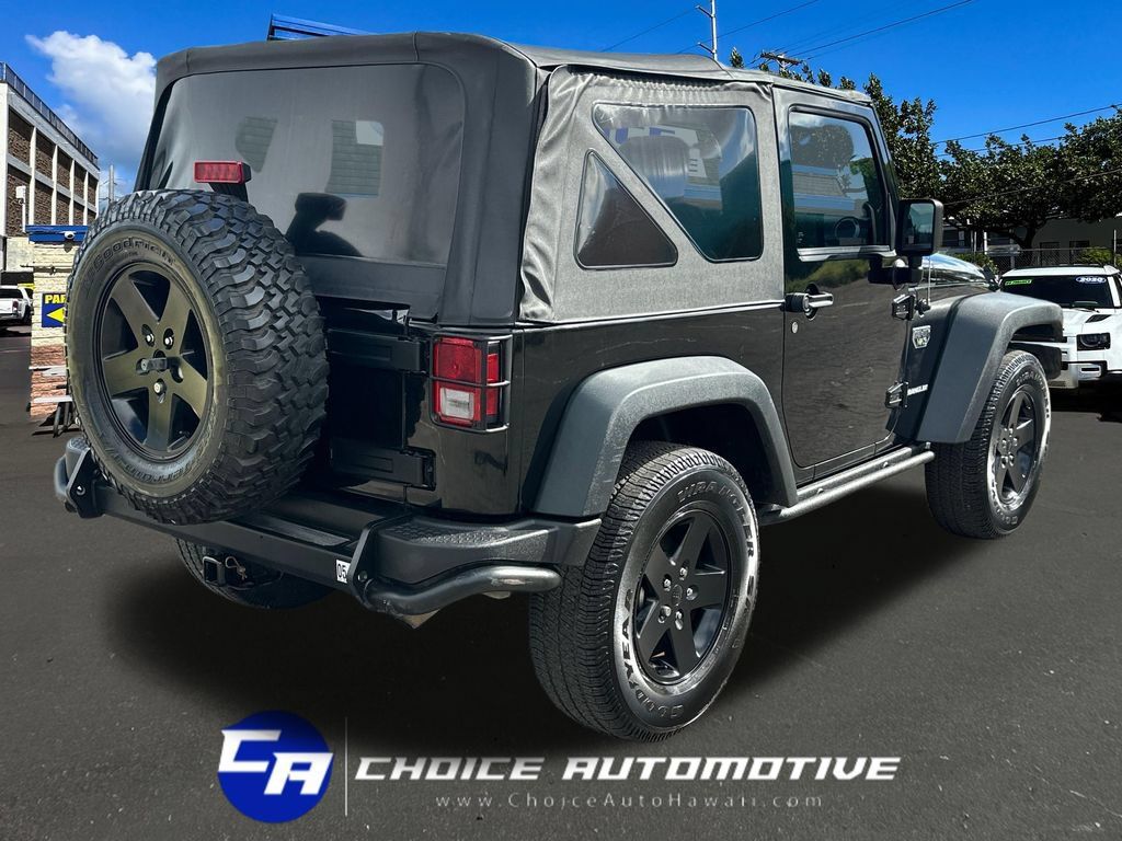 Used 2012 Jeep Wrangler Rubicon AWD/4WD image 8