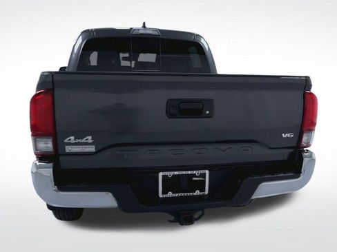 Certified 2023 Toyota Tacoma SR5 AWD/4WD image 22