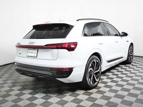 Used 2024 Audi Q8 e-tron Premium Plus AWD/4WD image 3