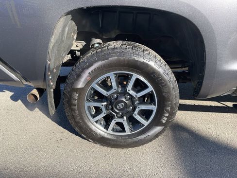 Used 2017 Toyota Tundra SR5 w/ TRD Off Road Package image 12