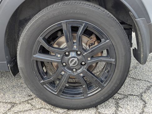 Used 2023 Nissan Kicks SV image 10