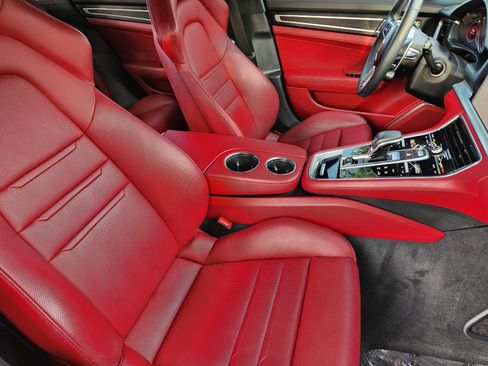 Used 2019 Porsche Panamera GTS AWD/4WD image 6
