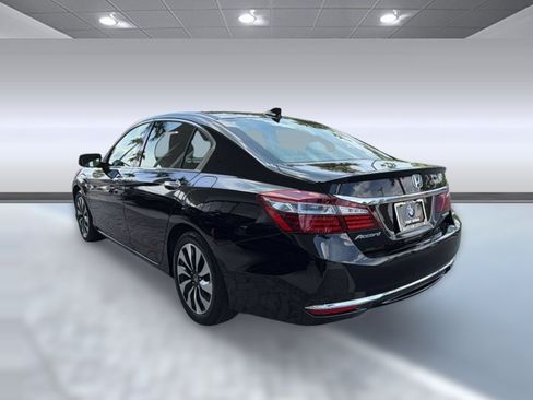 Used 2017 Honda Accord EX-L image 3