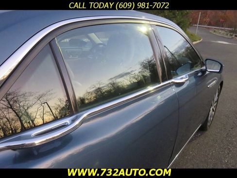 Used 2018 Lincoln Continental Select w/ Continental Climate Package image 17