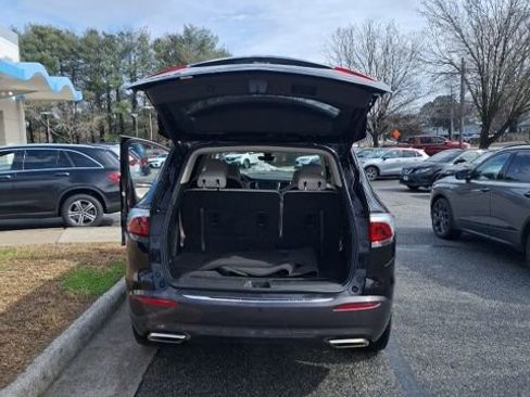 Used 2023 Buick Enclave Premium w/ Experience Buick Package image 7