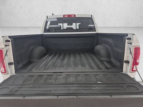 Used 2017 RAM 1500 Laramie AWD/4WD image 6
