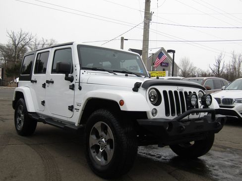 Used 2016 Jeep Wrangler Unlimited Sahara w/ Connectivity Group image 1