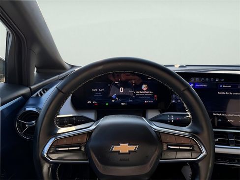 Used 2025 Chevrolet Equinox EV LT image 26